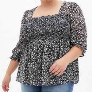 TORRID Top Black and White Floral Smocked 3/4 Sleeve Babydoll Blouse Size 4